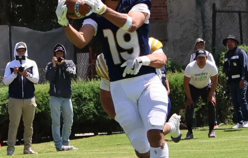 PUMAS ACATLÁN SUPERÓ CON CRECES A LEONES NEGROS